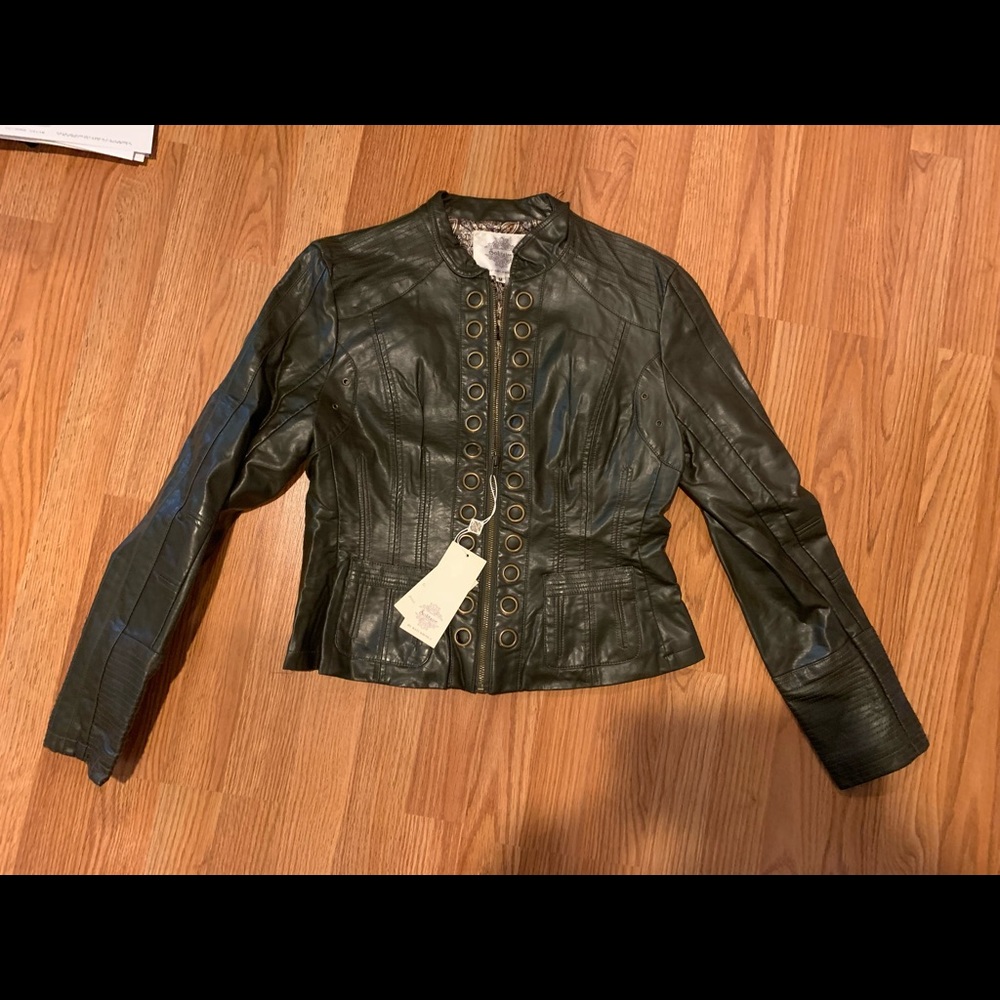 Solitaire vegan leather jacket juniors sized medium